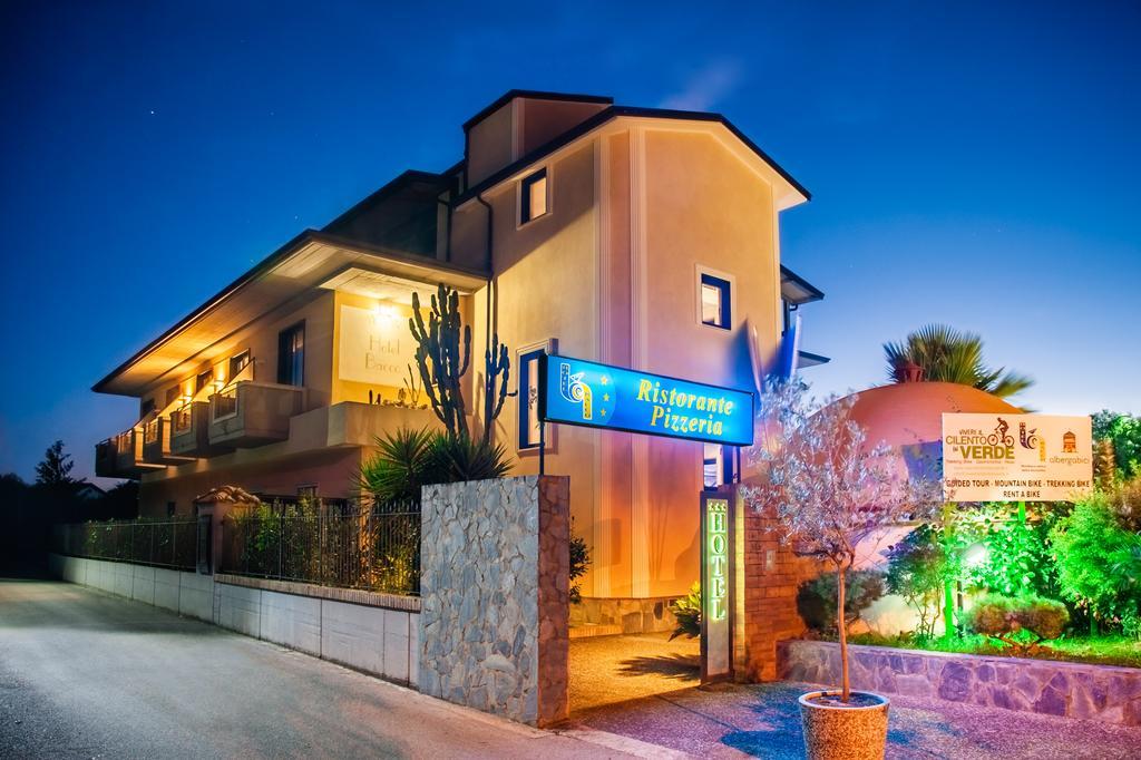 Hotel Bacco Ascea Exterior foto